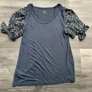 LOFT Outlet Grey Floral Puff Sleeve Top